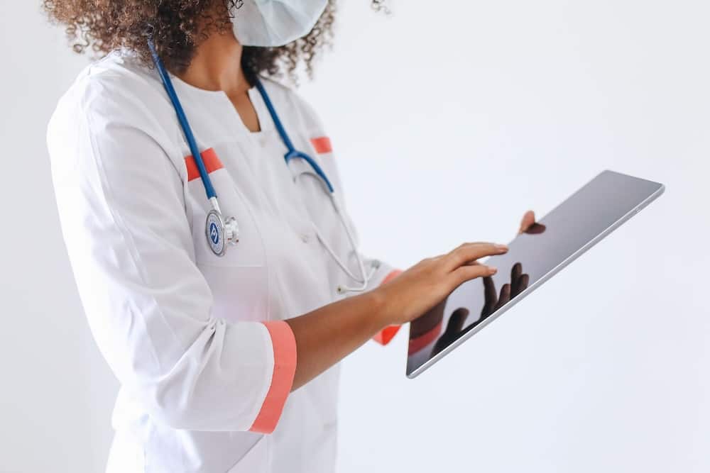 Inteligencia artificial y el desafío de preservar el criterio clínico en medicina